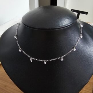 Choker com doze pedras
